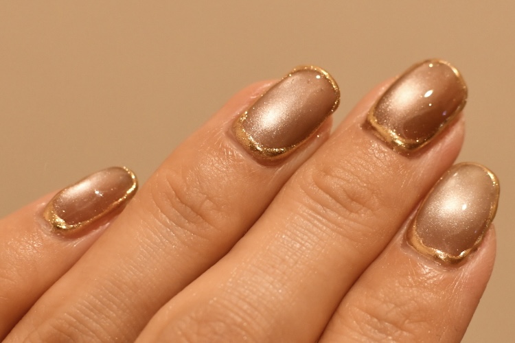 マグネットネイル×ミラー囲みジェル